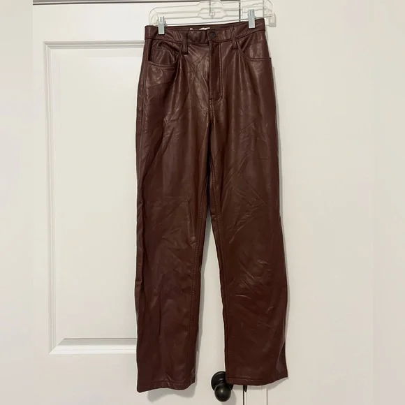 Abercrombie & Fitch Vegan Leather 90s Straight Ultra High Rise Pant - Picture 5 of 9